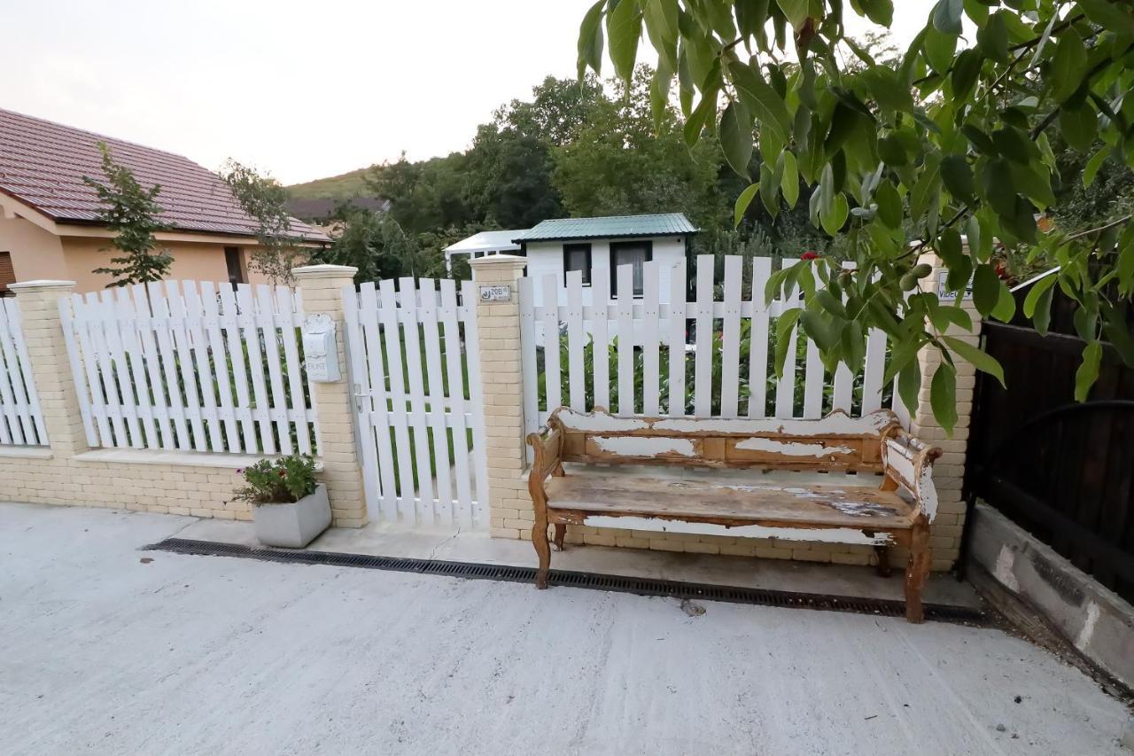 Casuta Din Vale Villa Oradea Eksteriør billede